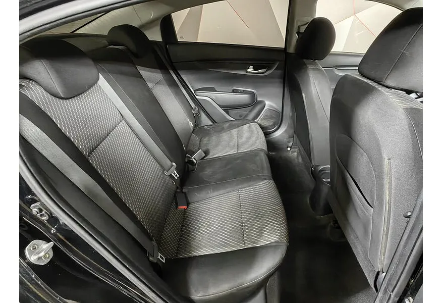 Kia Rio 1.6 AT (123 л.с.) Черный в АВИЛОН. Слайд №14 Kia Rio 1.6 AT (123 л.с.) Черный в АВИЛОН. Слайд №14