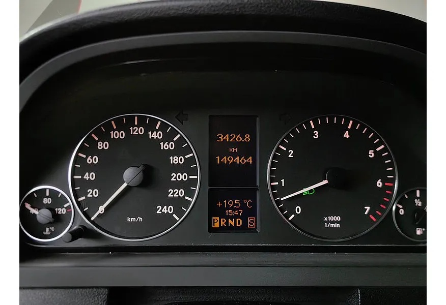 Mercedes-Benz A-Класс A 180 Autotronic (116 л.с.) Серый в АВИЛОН. Слайд №18