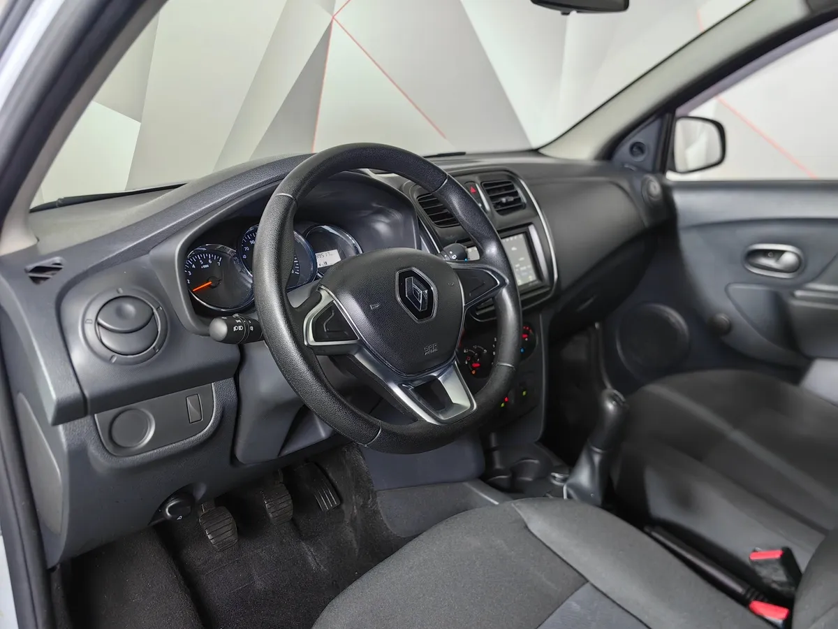 Renault Sandero 1.6 MT (82 л.с.) Confort Белый в АВИЛОН. Слайд №18