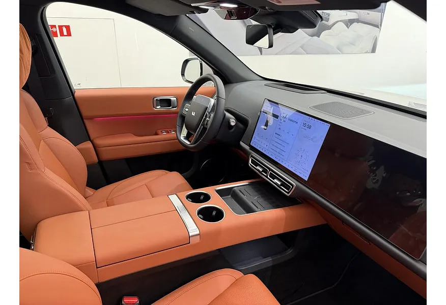 Li Auto L6 1.5 AT 4WD (150 л.с.) Pro Серый в АВИЛОН. Слайд №8