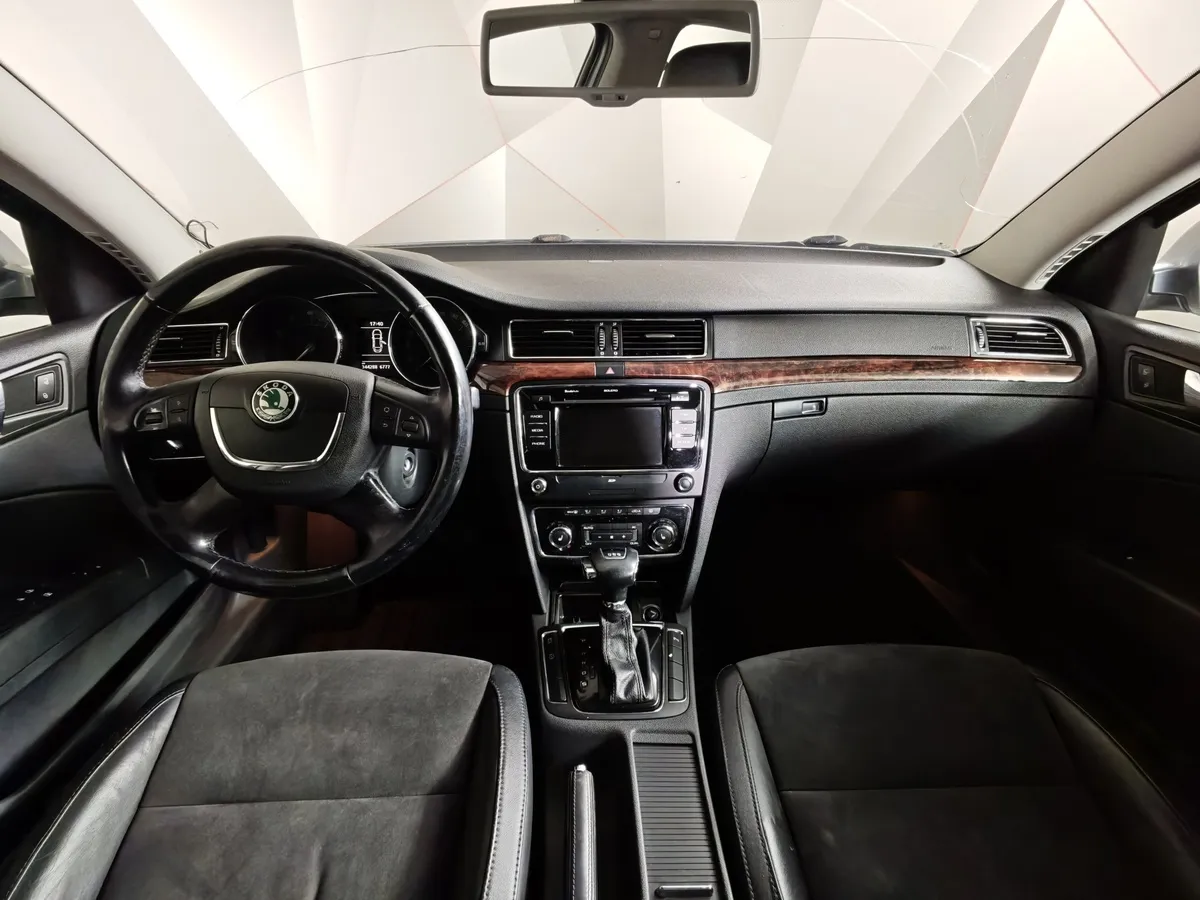 Skoda Superb 1.8 TSI AT (152 л.с.) Серый в АВИЛОН. Слайд №13