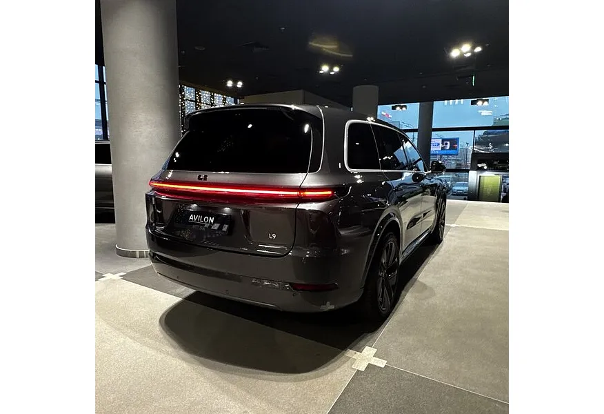 Li Auto L9 1.5 AT 4WD (449 л.с.) Ultra Серый в АВИЛОН. Слайд №5
