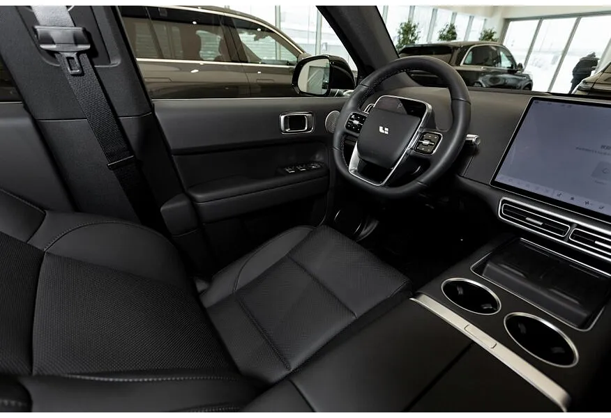 Li Auto L6 1.5 AT 4WD (150 л.с.) Max Черный в АВИЛОН. Слайд №5