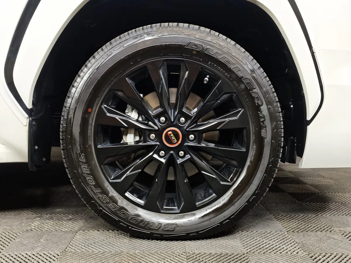 Toyota Land Cruiser 3.5 V6 AT 4WD (415 л.с.) Белый в АВИЛОН. Слайд №9