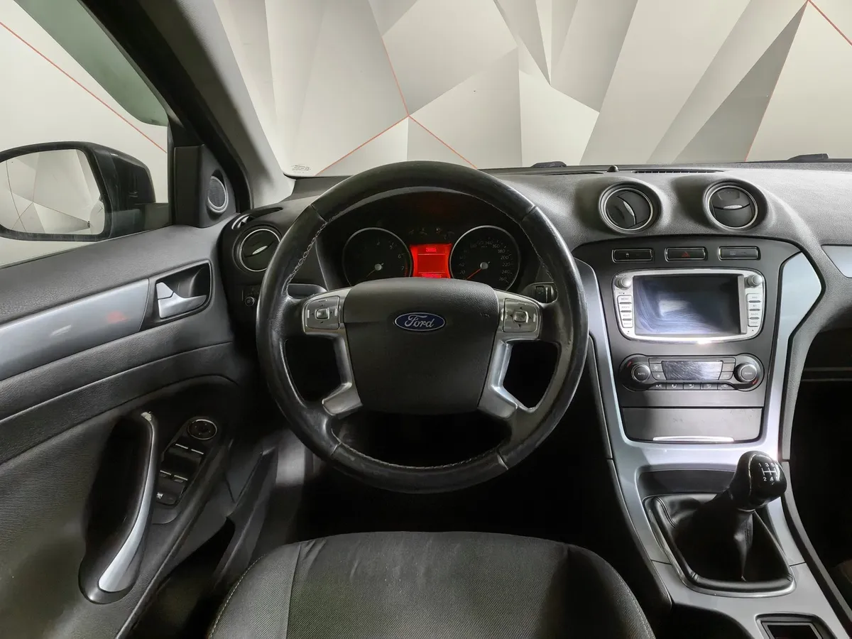 Ford Mondeo 2.0 MT (145 л.с.) Черный в АВИЛОН. Слайд №17