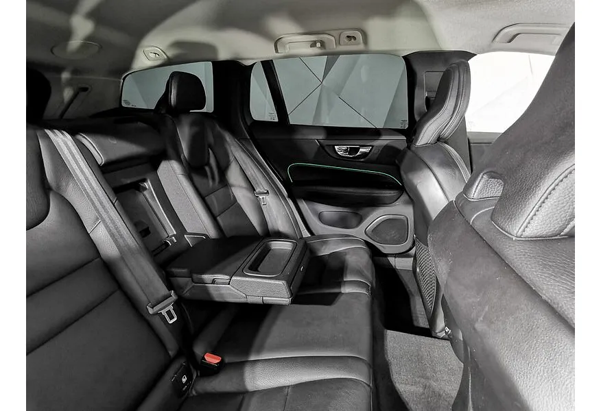 Volvo V60 Cross Country 2.0 D4 AT (190 л.с.) Momentum Белый в АВИЛОН. Слайд №16