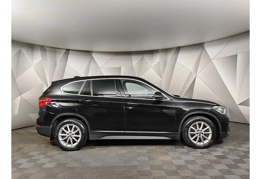 BMW X1 25d xDrive AT (231 л.с.) Черный в АВИЛОН. Слайд №6