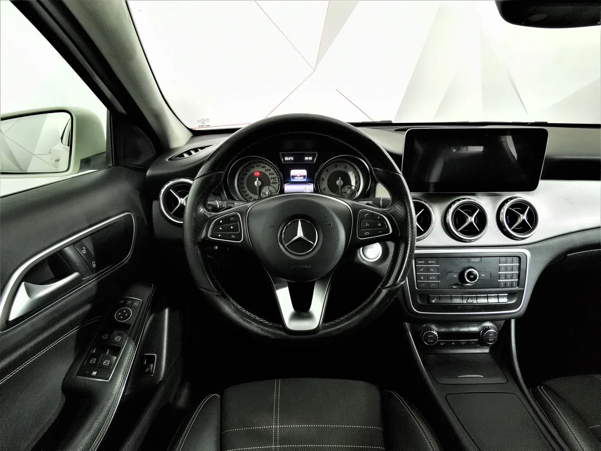 Mercedes-Benz GLA 200 7G-DCT (150 л.с.) Особая серия Белый в АВИЛОН. Слайд №19