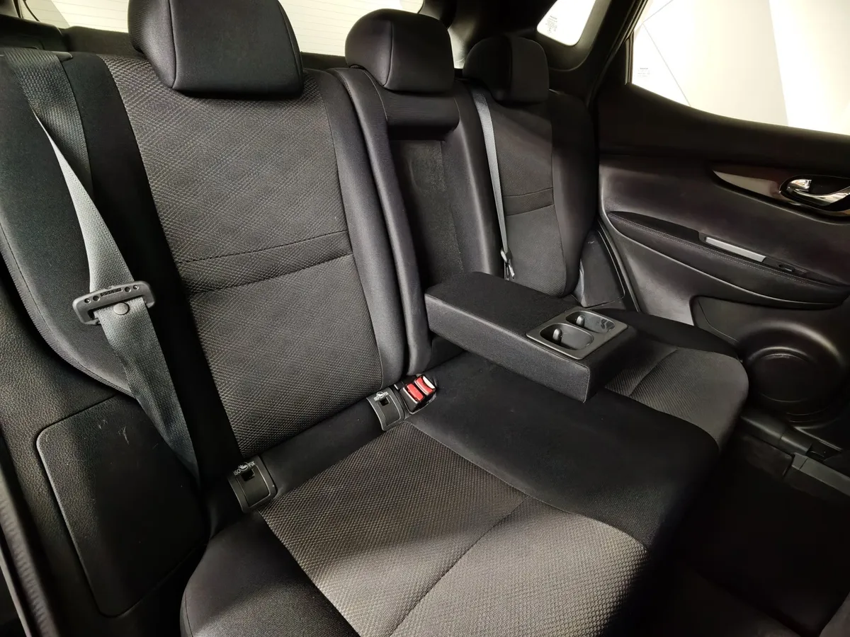 Nissan Qashqai 2.0 CVT (144 л.с.) Черный в АВИЛОН. Слайд №17