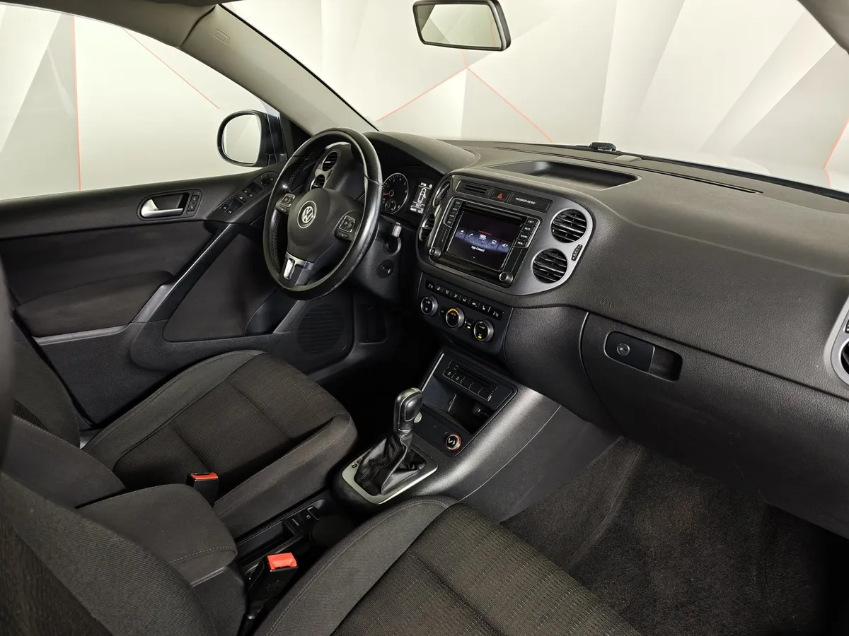 Volkswagen Tiguan 1.4 TSI BlueMotion DSG (150 л.с.) Sport&Style Черный в АВИЛОН. Слайд №12