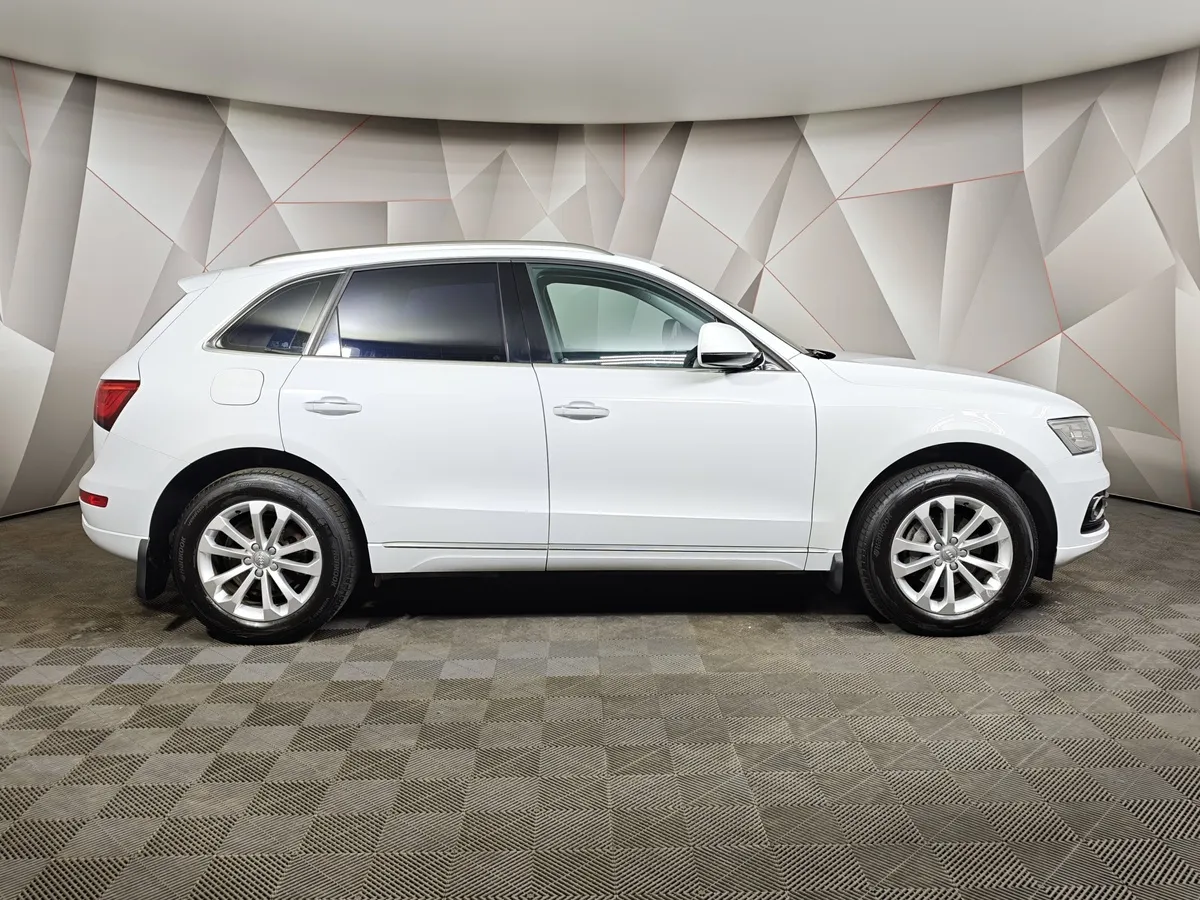 Audi Q5 2.0 TFSI S tronic quattro (249 л.с.) Белый в АВИЛОН. Слайд №6