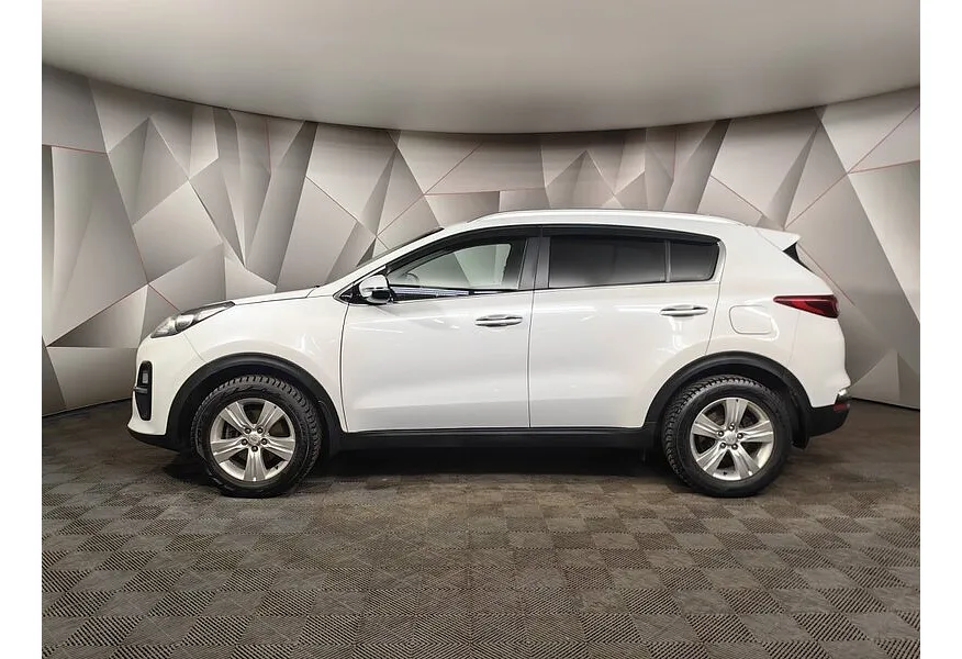 Kia Sportage 2.0 AT (150 л.с.) Luxe Белый в АВИЛОН. Слайд №5