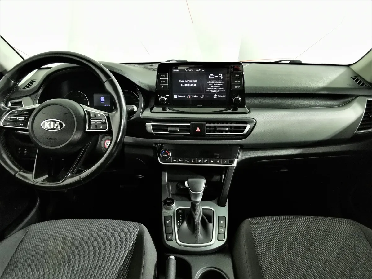 Kia Seltos 2.0 MPI 2WD IVT (149 л.с.) Luxe Белый в АВИЛОН. Слайд №13