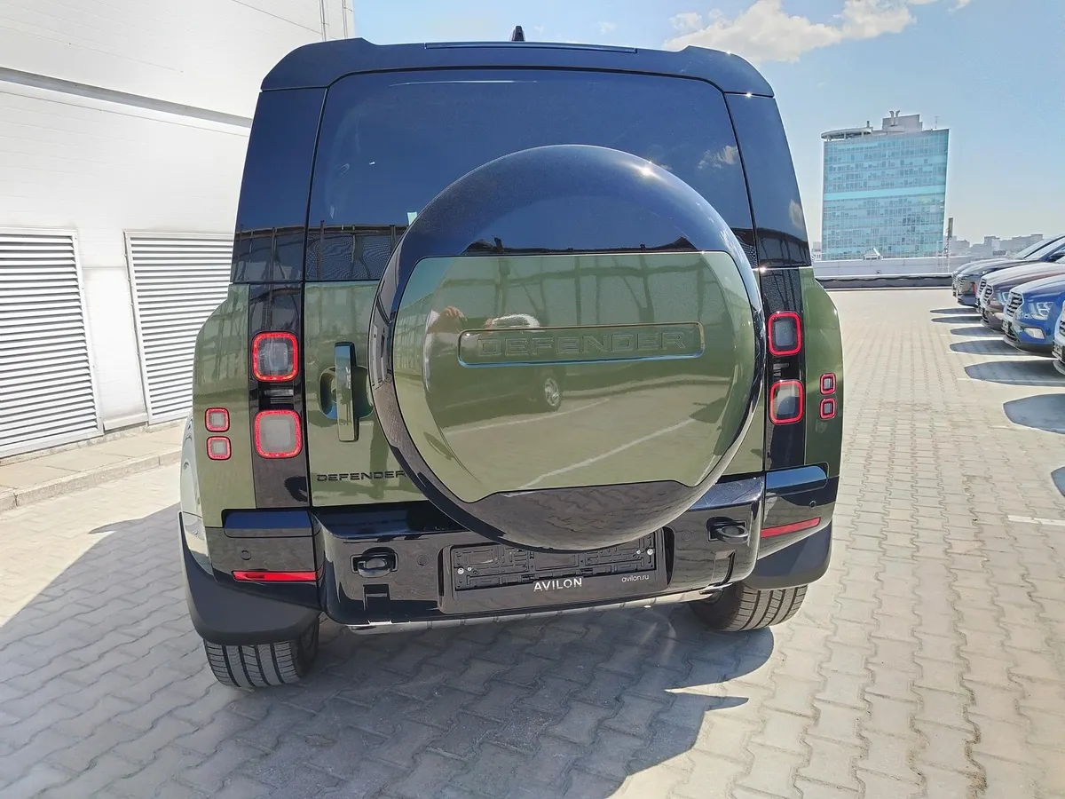 Land Rover Defender 3.0D D6H AT (249 л.с.) X-Dynamic HSE Зеленый в АВИЛОН. Слайд №4