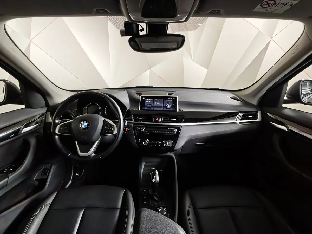 BMW X1 20i xDrive Steptronic AT (192 л.с.) Черный в АВИЛОН. Слайд №11