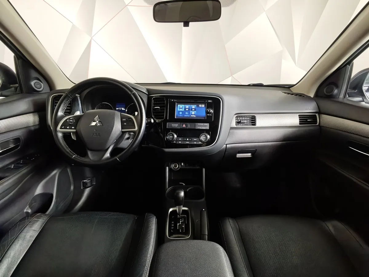 Mitsubishi Outlander 2.4 MIVEC CVT 4WD (167 л.с.) Instyle Серебристый в АВИЛОН. Слайд №14
