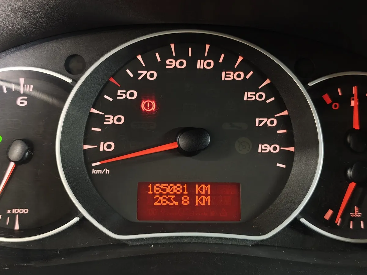 Renault Kangoo 1.6 MT (84 л.с.) Expression Белый в АВИЛОН. Слайд №18