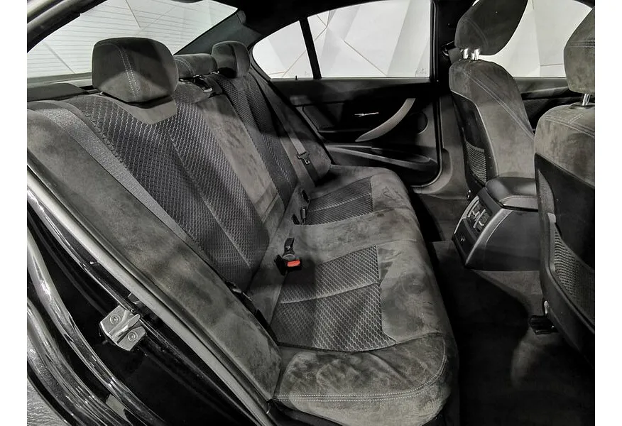 BMW 3 серия 320i xDrive AT (184 л.с.) Черный в АВИЛОН. Слайд №8