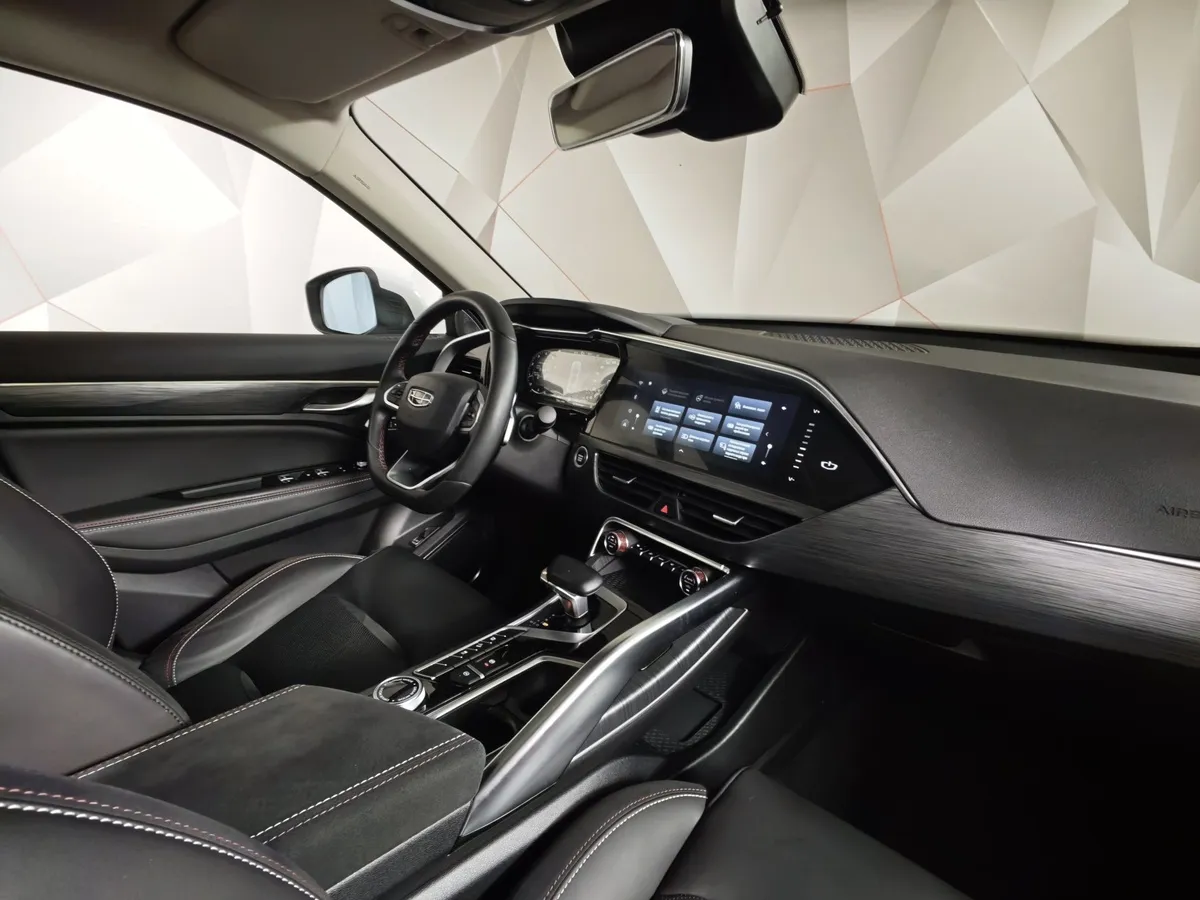Geely Tugella 2.0 AT AWD (238 л.с.) Flagship Белый в АВИЛОН. Слайд №12