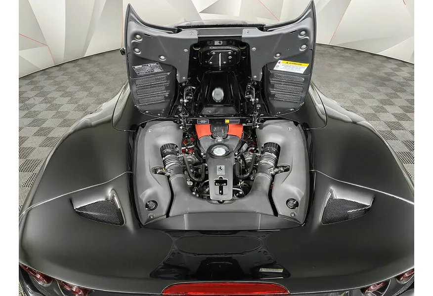 Ferrari F8 Spider 3.9 AMT (720 л.с.) Черный в АВИЛОН. Слайд №11