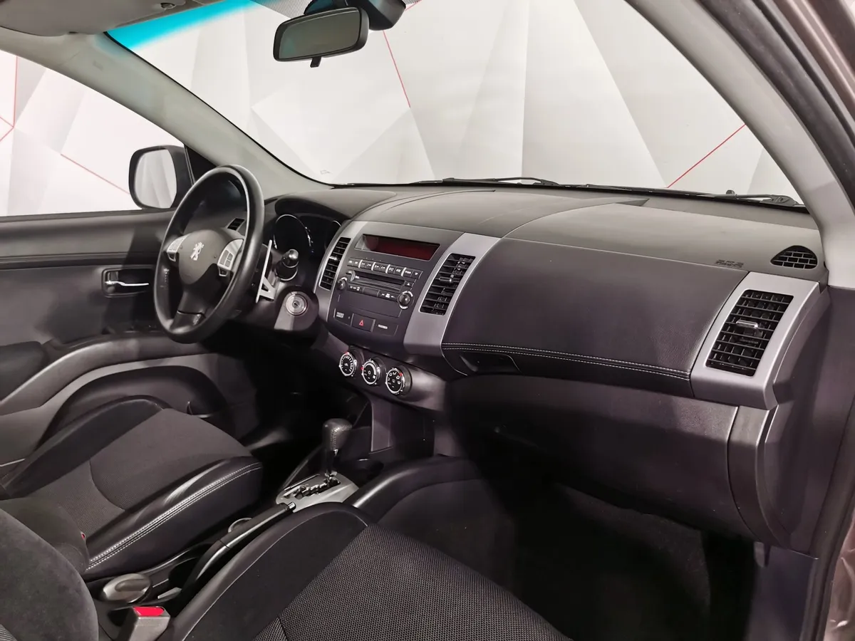Peugeot 4007 2.4 CVT 4x4 (170 л.с.) Коричневый в АВИЛОН. Слайд №12