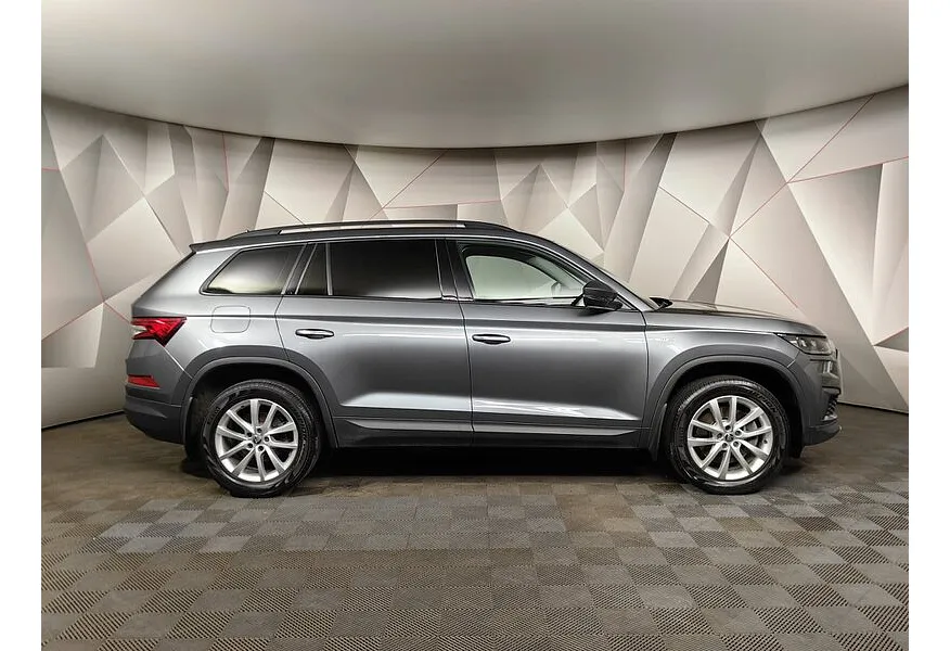 АВИЛОН - Skoda Kodiaq 2.0 TSI DSG 4X4 (180 л.с.) Серый - slide 3