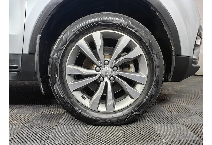 АВИЛОН - Geely Atlas 2.4 AT AWD (148 л.с.) Серебристый - slide 17