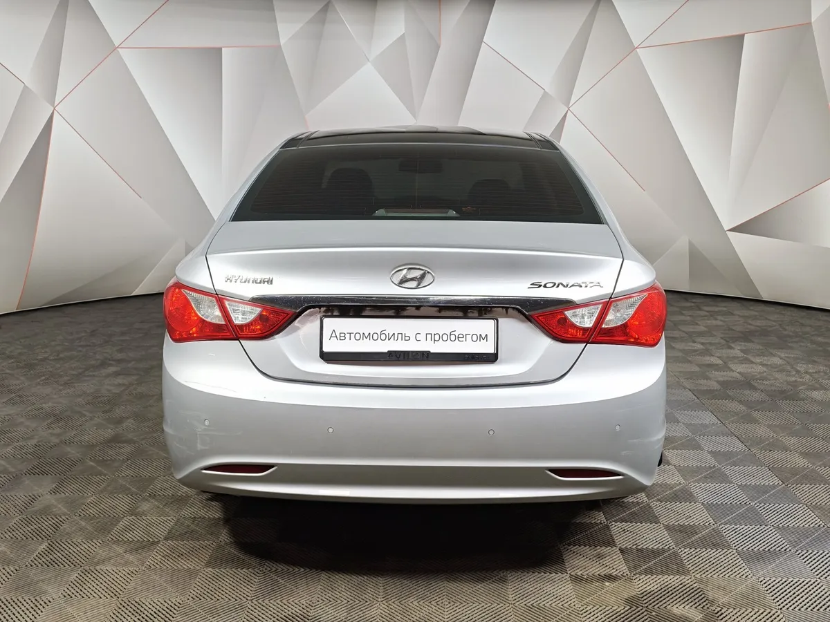 Hyundai Sonata 2.0 MPi AT (150 л.с.) Style Серебристый в АВИЛОН. Слайд №8