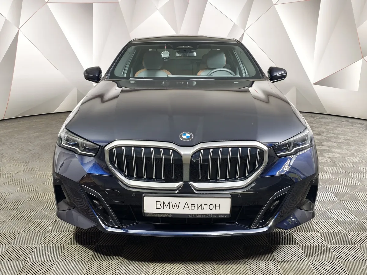 BMW 5 серия 530i xDrive AT (252 л.с.) Синий в АВИЛОН. Слайд №3
