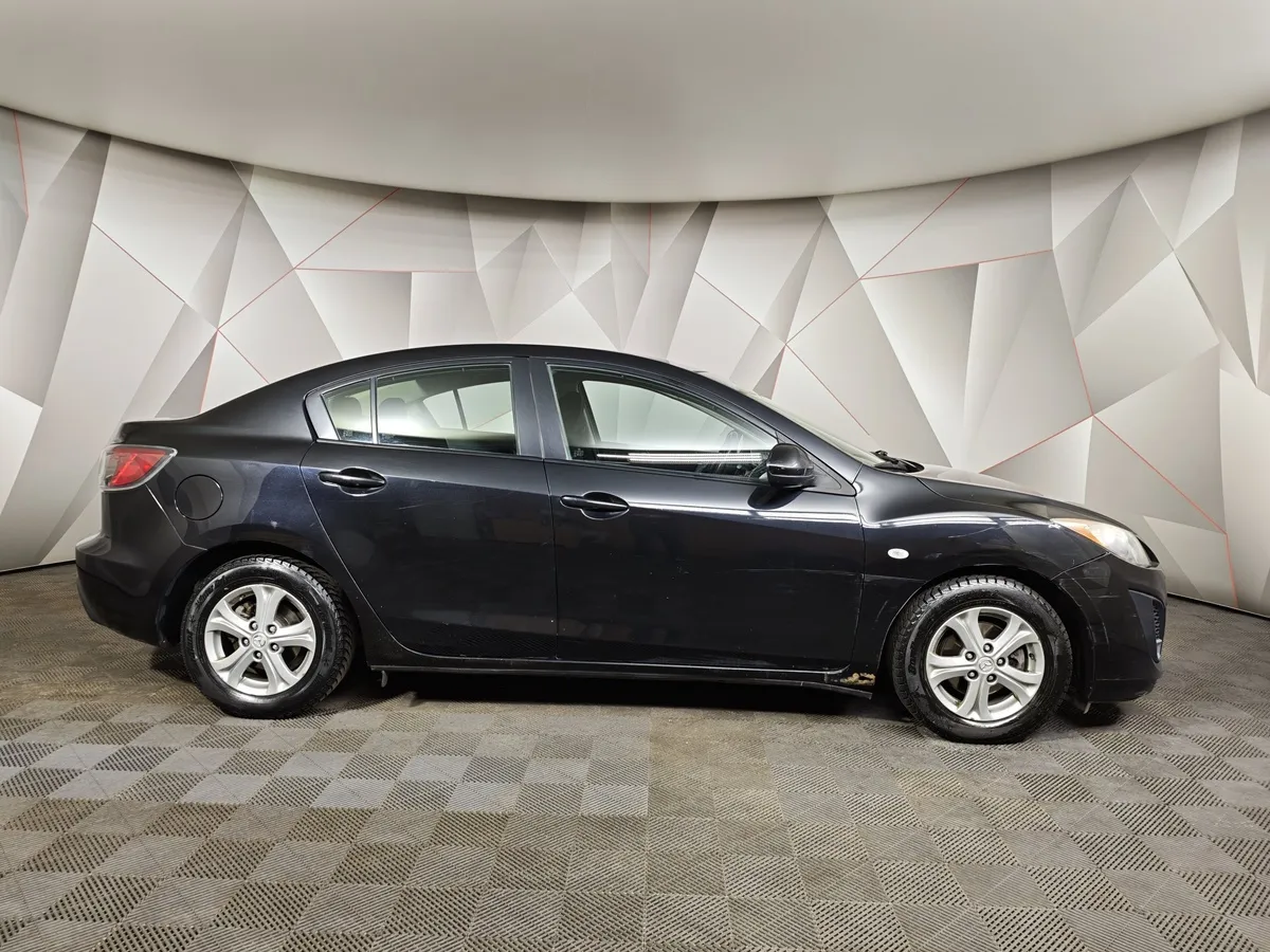 Mazda 3 1.6 AT (105 л.с.) Черный в АВИЛОН. Слайд №6