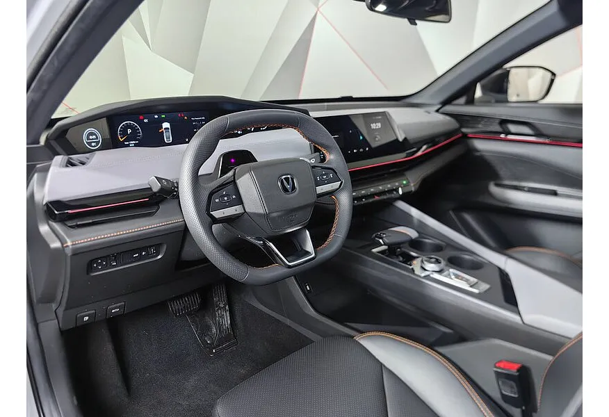 Changan UNI-V 1.5 AMT (181 л.с.) DLX Серый в АВИЛОН. Слайд №19