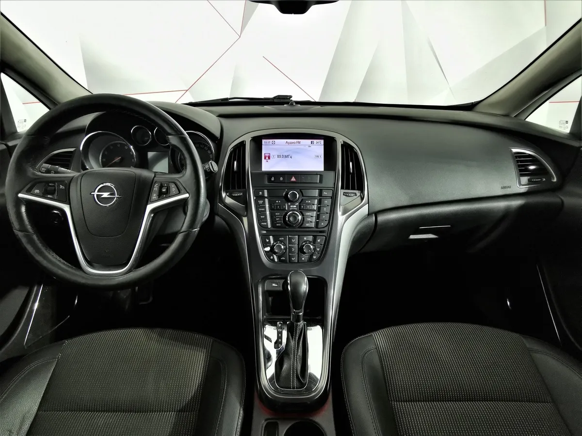 Opel Astra 1.6 AT (115 л.с.) Серебристый в АВИЛОН. Слайд №12