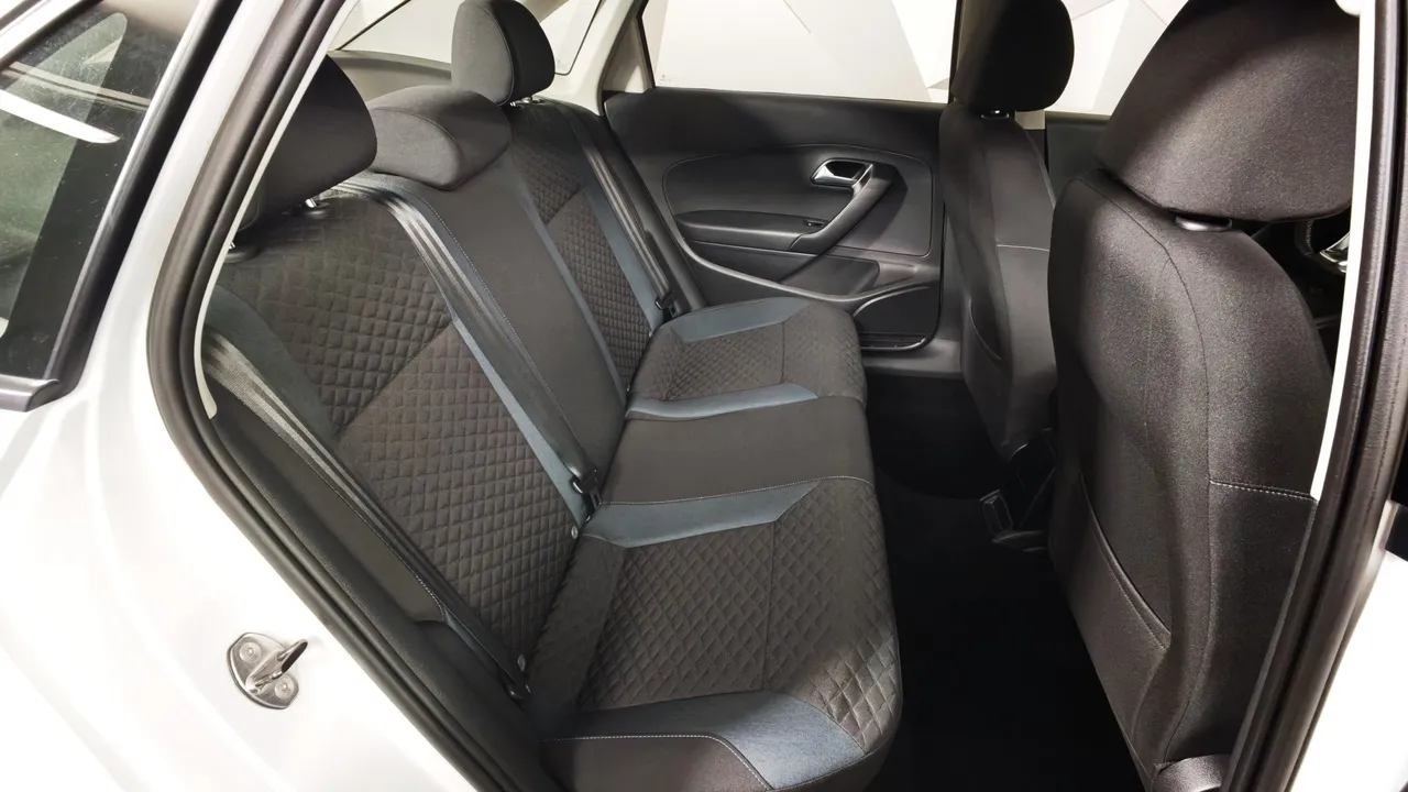 Volkswagen Polo 1.6 MPI AT (110 л.с.) Select Белый в АВИЛОН. Слайд №16