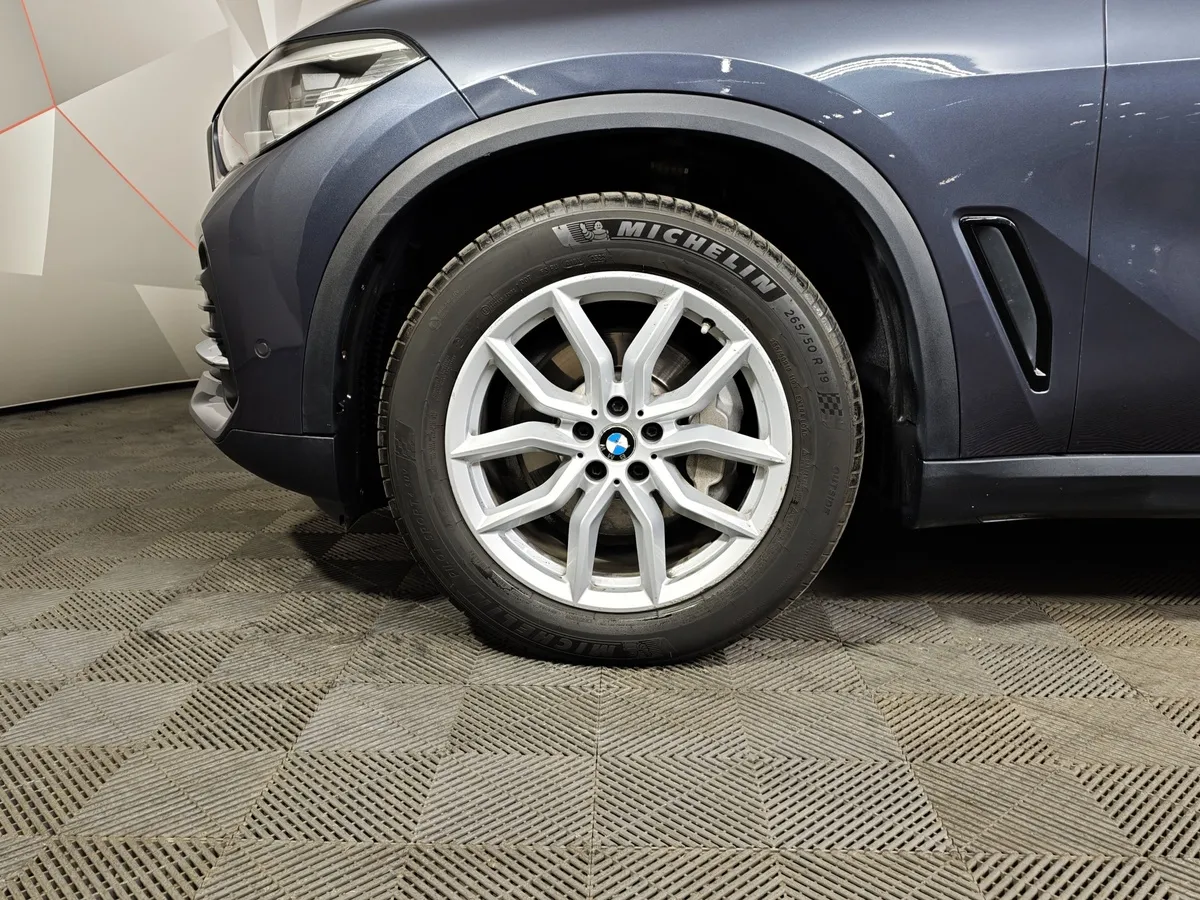 BMW X5 xDrive30d Steptronic (249 л.с.) Base (Локальная сборка) Серый в АВИЛОН. Слайд №7