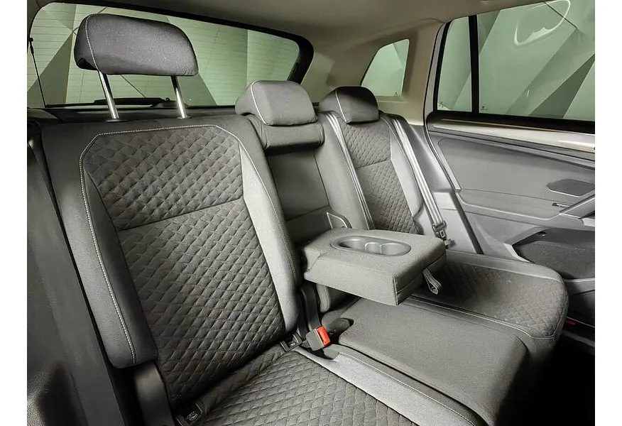 Volkswagen Tiguan 2.0 TSI 4Motion AT (180 л.с.) Status Белый в АВИЛОН. Слайд №10