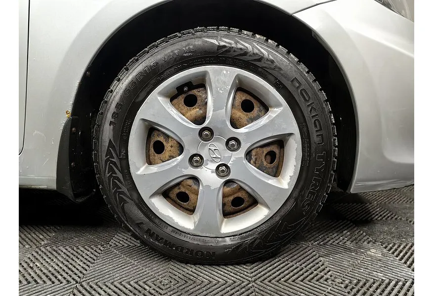 Hyundai Solaris 1.4 AT (107 л.с.) Style Серебристый в АВИЛОН. Слайд №9