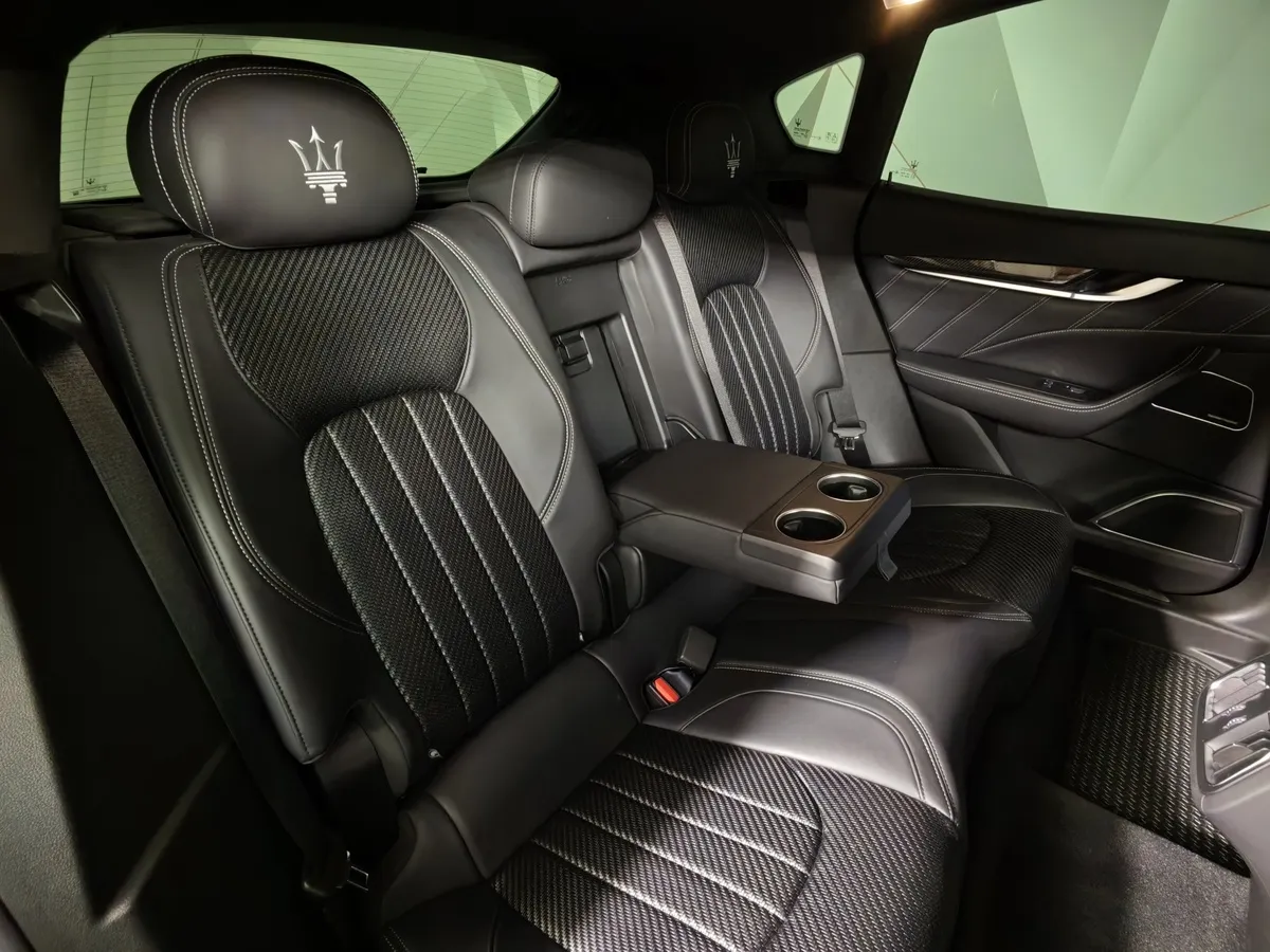 Maserati Levante Diesel 3.0 V6 AT (275 л.с.) Gransport Черный в АВИЛОН. Слайд №17