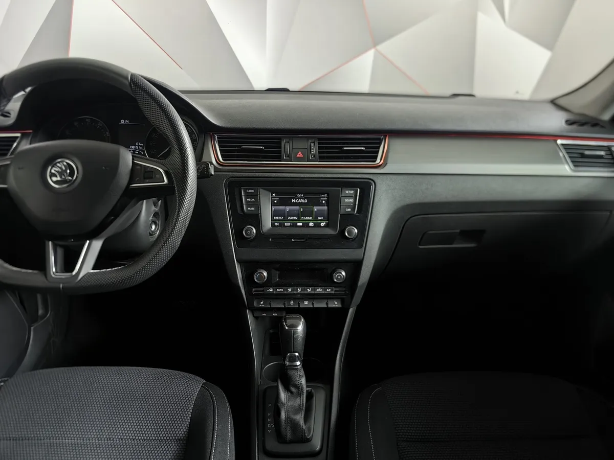 Skoda Rapid 1.6 MT (105 л.с.) Серебристый в АВИЛОН. Слайд №15