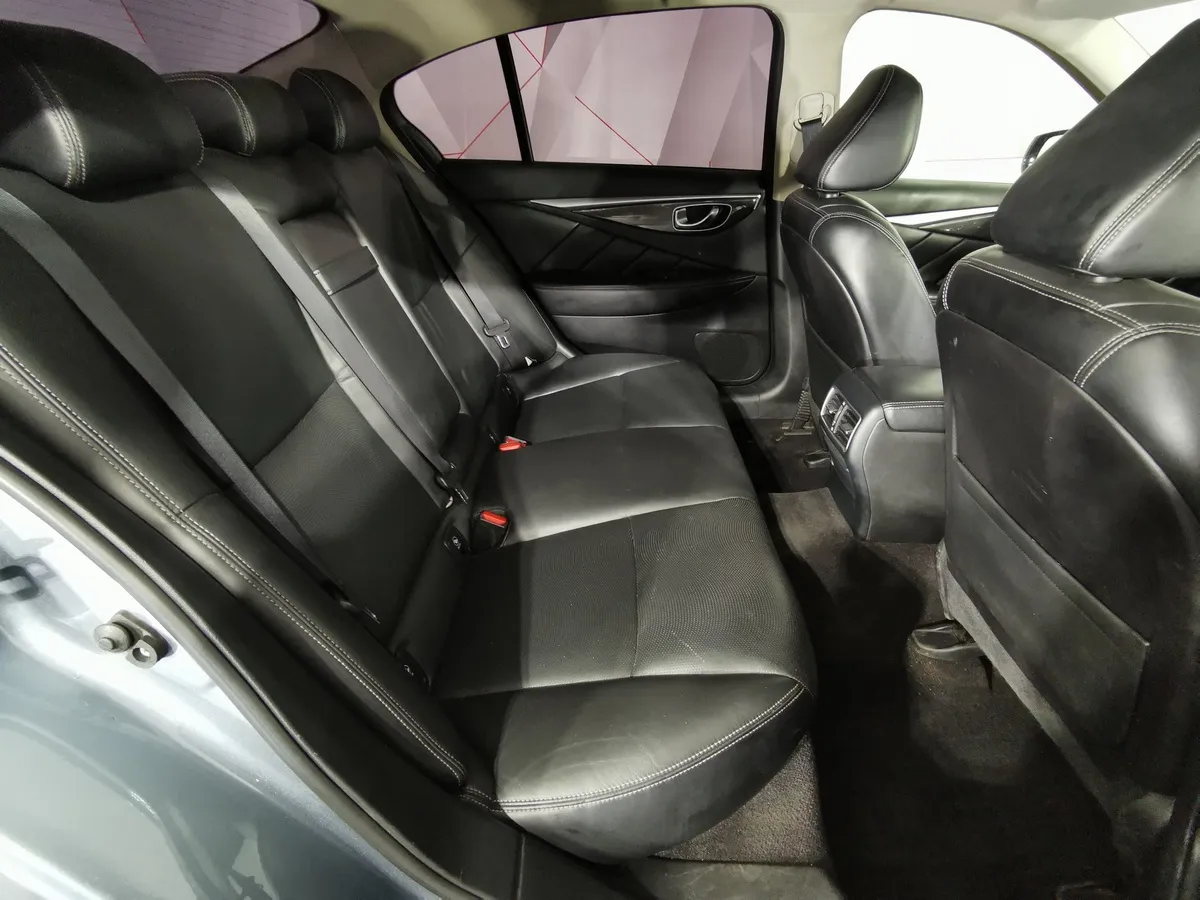 Infiniti Q50 2.0 T AT (211 л.с.) Серый в АВИЛОН. Слайд №14