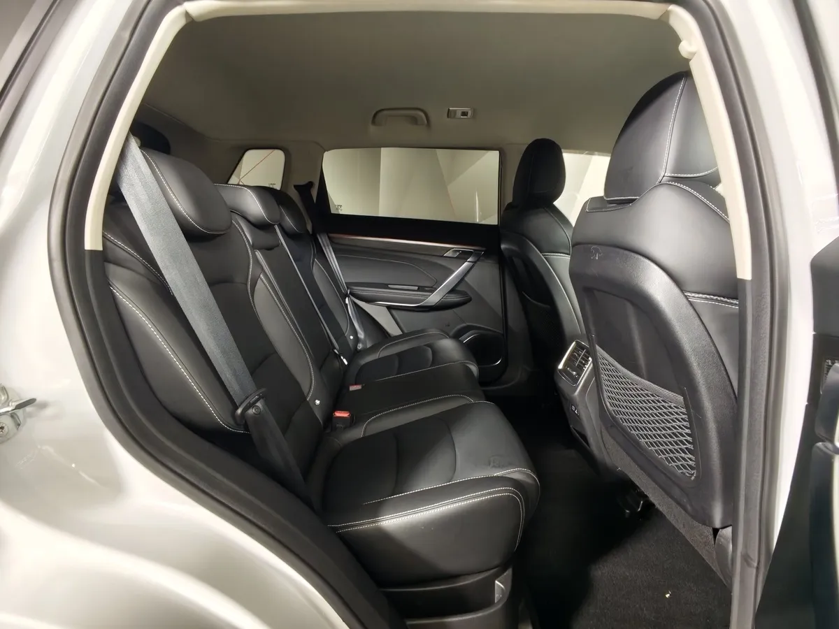Geely Atlas Pro 1.5T 7DCT AWD (177 л.с.) Flagship Белый в АВИЛОН. Слайд №16