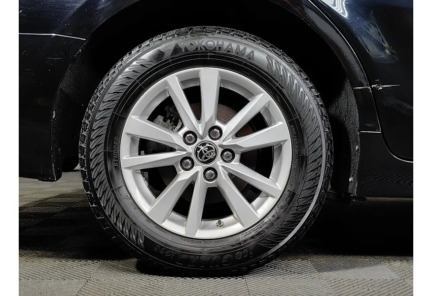 Toyota Camry 2.0 AT (150 л.с.) Черный в АВИЛОН. Слайд №9