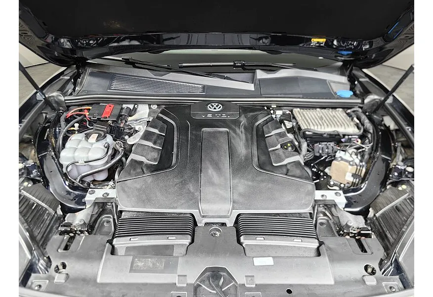 Volkswagen Touareg 3.0 V6 TDI Tiptronic 4Motion (249 л.с.) Exclusive Черный в АВИЛОН. Слайд №11