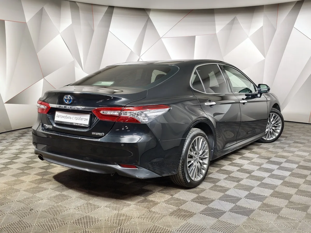 Toyota Camry 2.5 AT (200 л.с.) Черный в АВИЛОН. Слайд №2