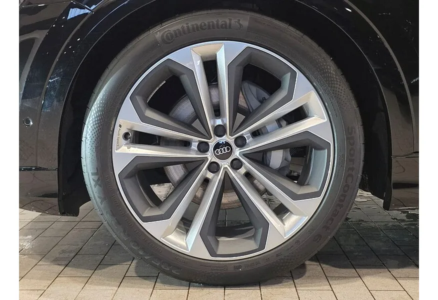 Audi Q8 3.0 TFSI tiptronic quattro (340 л.с.) Черный в АВИЛОН. Слайд №14