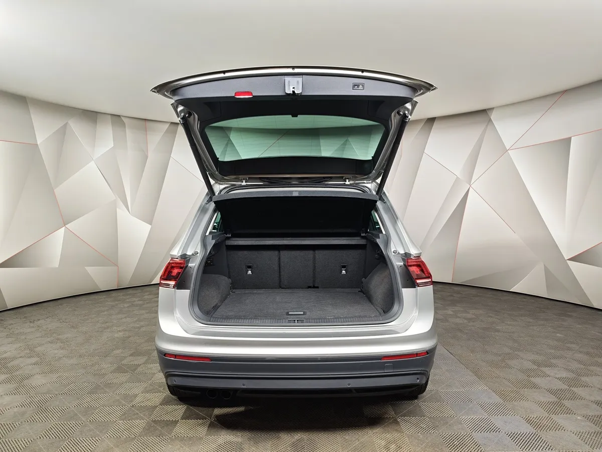 Volkswagen Tiguan 1.4 TSI BlueMotion DSG (150 л.с.) Sport&Style Серебристый в АВИЛОН. Слайд №12