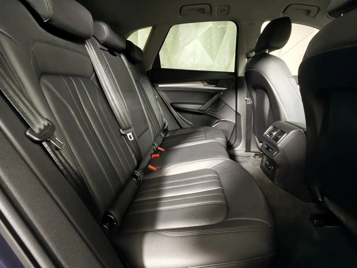 Audi Q5 2.0 TFSI S tronic quattro (249 л.с.) Design Синий в АВИЛОН. Слайд №16