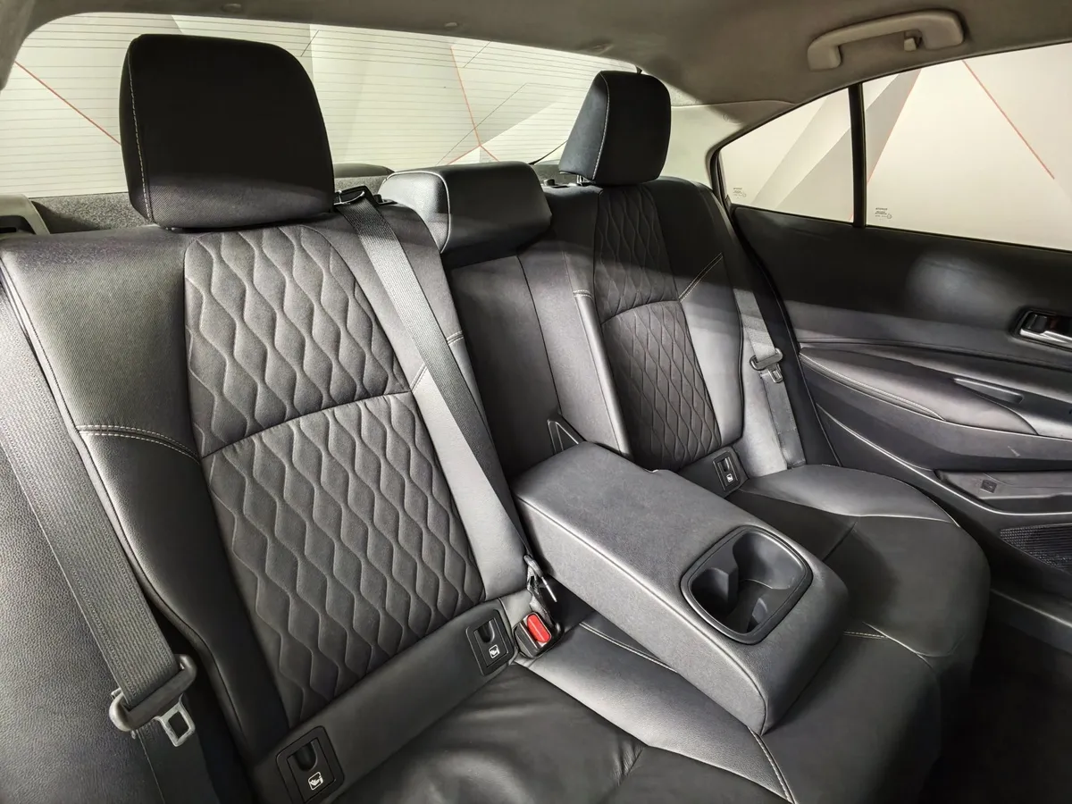Toyota Corolla 1.6 CVT (122 л.с.) Комфорт Белый в АВИЛОН. Слайд №17