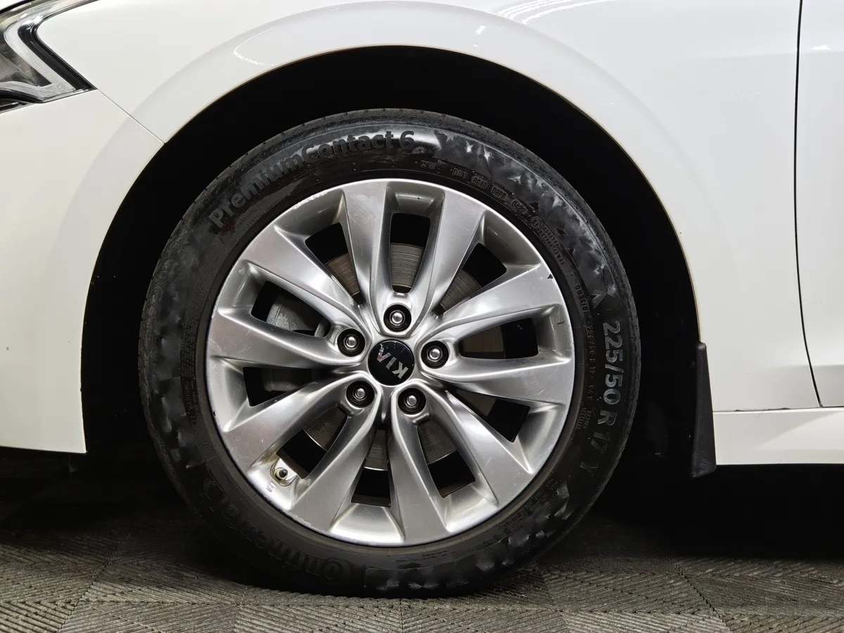 Kia K5 2.5 GDI AT 2WD (194 л.с.) Luxe Белый в АВИЛОН. Слайд №9