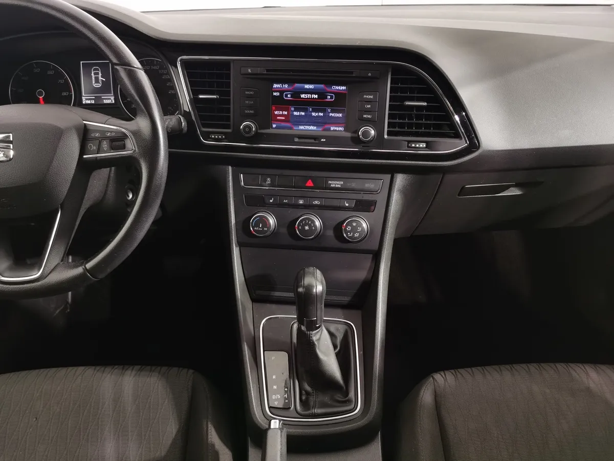 SEAT Leon 1.2 TSI DSG (105 л.с.) Белый в АВИЛОН. Слайд №14