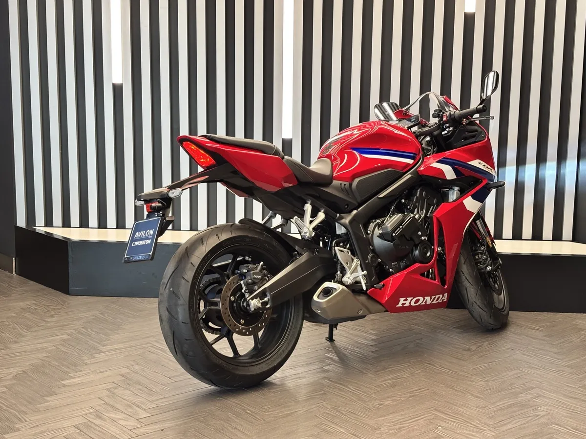 Honda CBR650 R 649 см³ (95 л.с.) (95) 649 Красный в АВИЛОН. Слайд №7